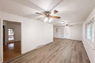 210 Pinewood Ln, Stockbridge, GA 30281 - Photo 3