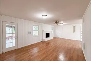 210 Pinewood Ln, Stockbridge, GA 30281 - Photo 11