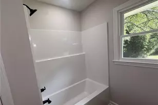 237 S Myrtle St, Winder, GA 30680 - Photo 23
