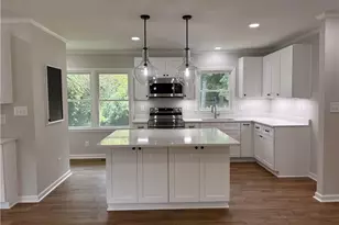 237 S Myrtle St, Winder, GA 30680 - Photo 5
