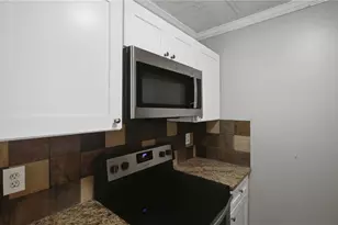 218 Mill Creek Pl, Roswell, GA 30076 - Photo 5