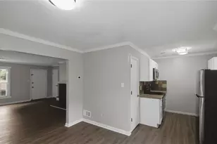 218 Mill Creek Pl, Roswell, GA 30076 - Photo 9