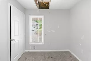 837 Hemingway Rd, Stone Mountain, GA 30088 - Photo 11