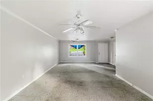 837 Hemingway Rd, Stone Mountain, GA 30088 - Photo 3