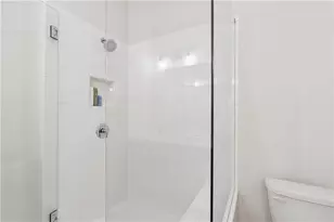 913 Brees Ct, Atlanta, GA 30318 - Photo 23