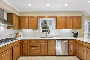 5271 Wyntercreek Way, Dunwoody, GA 30338 - Photo 15