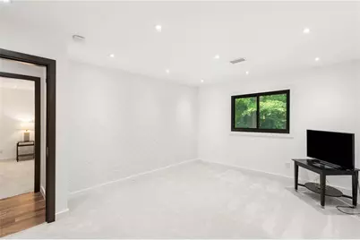 4070 Whitewater Creek Road, Atlanta, GA 30327 - Photo 29