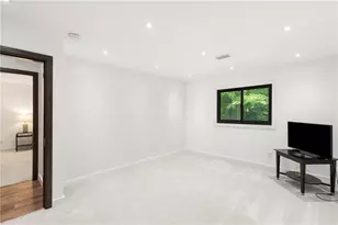 4070 Whitewater Creek Rd, Atlanta, GA 30327 - Photo 29