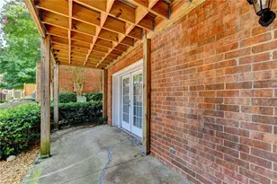 6520 Roswell Rd, Sandy Springs, GA 30328 - Photo 9