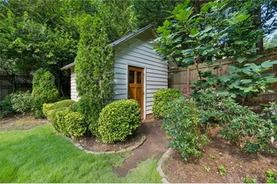 2304 Strathmore Drive NE, Atlanta, GA 30324 - Photo 21