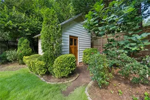 2304 Strathmore Dr NE, Atlanta, GA 30324 - Photo 21