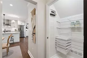 2304 Strathmore Dr NE, Atlanta, GA 30324 - Photo 9