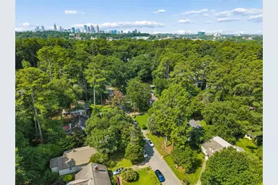 2304 Strathmore Drive NE, Atlanta, GA 30324 - Photo 37