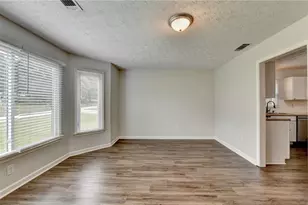 2300 Huntington Dr, Loganville, GA 30052 - Photo 5
