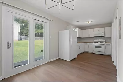 909 Silverwoods Drive, Atlanta, GA 30349 - Photo 11