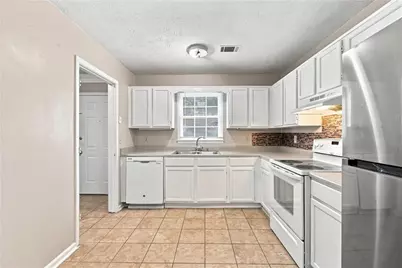 136 Sterling Court, Alpharetta, GA 30004 - Photo 5