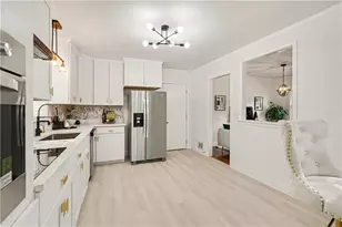 2417 Winshire Dr, Decatur, GA 30035 - Photo 9