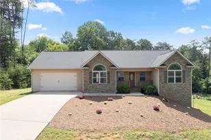 350 Linwood Dr, Demorest, GA 30535 - Photo 3