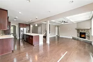 225 Stonebrier Ln, Alpharetta, GA 30004 - Photo 9