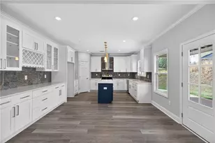 1226 Bloomsbury Ln, Gainesville, GA 30501 - Photo 11