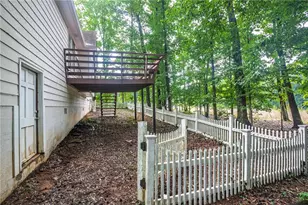 1404 Glenfield Dr, Lawrenceville, GA 30043 - Photo 35