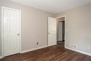 1404 Glenfield Dr, Lawrenceville, GA 30043 - Photo 29