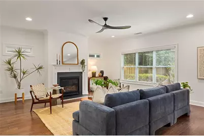 1052 Johnson Grove, Atlanta, GA 30318 - Photo 7