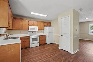 2835 Shane Dr, Snellville, GA 30078 - Photo 7