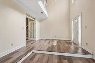 974 Laurel Springs Ln SW, Marietta, GA 30064 - Photo 9