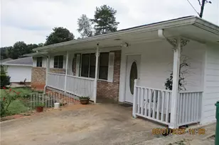 1340 Sagewood Cir, Stone Mountain, GA 30083 - Photo 3