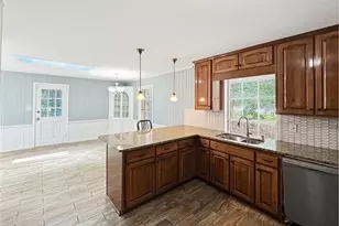 1665 Loch Lomond Trail SW, Atlanta, GA 30331 - Photo 11