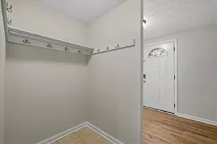 9470 Hillside Dr, Roswell, GA 30076 - Photo 15