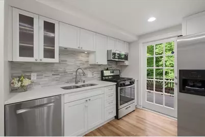 9470 Hillside Drive, Roswell, GA 30076 - Photo 11