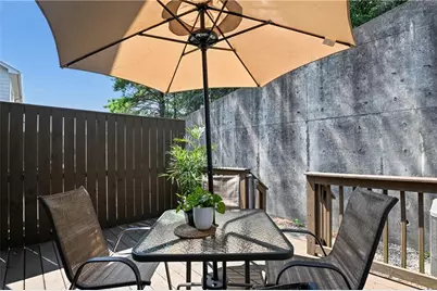1524 Liberty Parkway NW, Atlanta, GA 30318 - Photo 21
