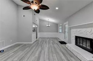 1122 Realm Ln, Lawrenceville, GA 30044 - Photo 9