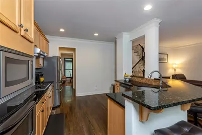 5561 Julian Place, Atlanta, GA 30342 - Photo 15