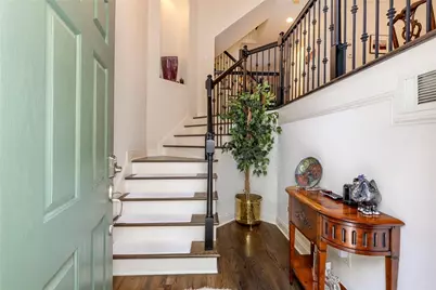 5561 Julian Place, Atlanta, GA 30342 - Photo 5