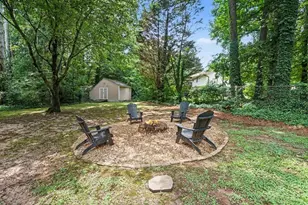 464 Horseshoe Cir SW, Lilburn, GA 30047 - Photo 9