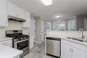 3576 Mitchells Glen Ct, Ellenwood, GA 30294 - Photo 3