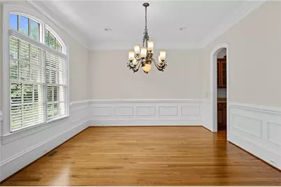3880 Stratford Walk Circle NE, Atlanta, GA 30342 - Photo 5