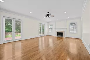 3880 Stratford Walk Circle NE, Atlanta, GA 30342 - Photo 9
