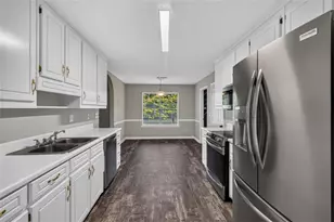 1672 Walters Park Ct, Loganville, GA 30052 - Photo 9