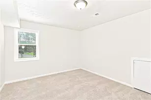 949 Falcon Crest Dr, Lawrenceville, GA 30043 - Photo 11