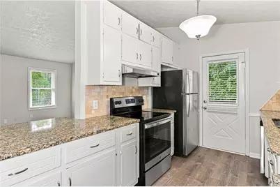 949 Falconcrest Drive, Lawrenceville, GA 30043 - Photo 7