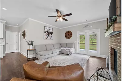 6414 Crosscreek Lane, Flowery Branch, GA 30542 - Photo 9