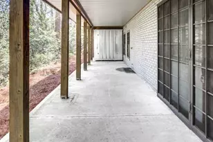1921 Walthall Dr NW, Atlanta, GA 30318 - Photo 37