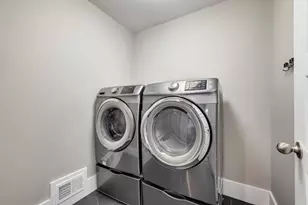 1921 Walthall Dr NW, Atlanta, GA 30318 - Photo 25