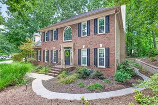 2652 Forest Meadow Ln, Lawrenceville, GA 30043 - Photo 3