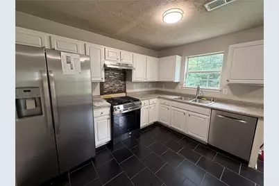 1023 Quail Hunt Drive, Riverdale, GA 30296 - Photo 5
