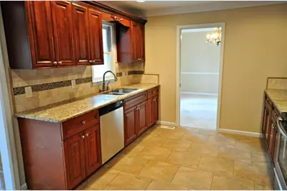 4060 Summit Drive, Marietta, GA 30068 - Photo 5
